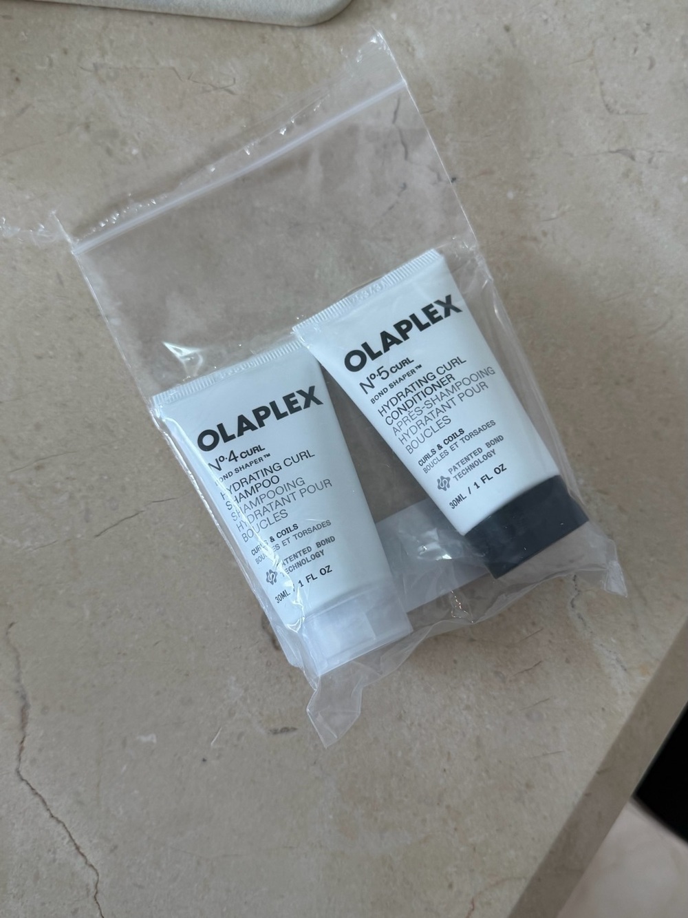 OLAPLEX White Travel Curl Shampoo & Conditioner Duo